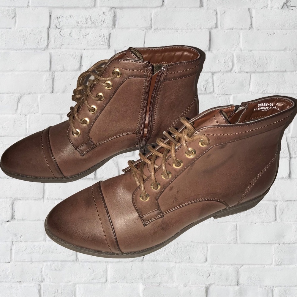 NWOT Bamboo Brown Leather Booties